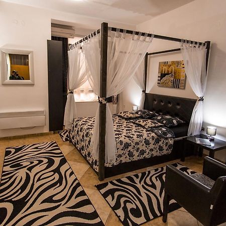Apart Hotel Kalonis Скопье Экстерьер фото