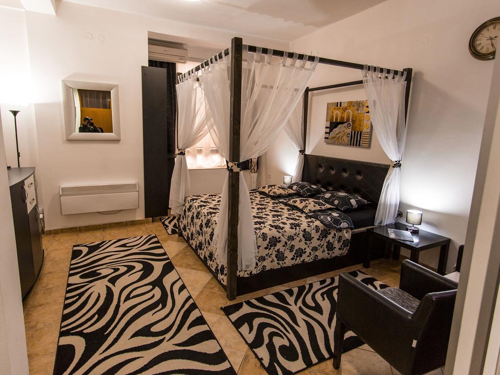 Apart Hotel Kalonis Скопье Экстерьер фото