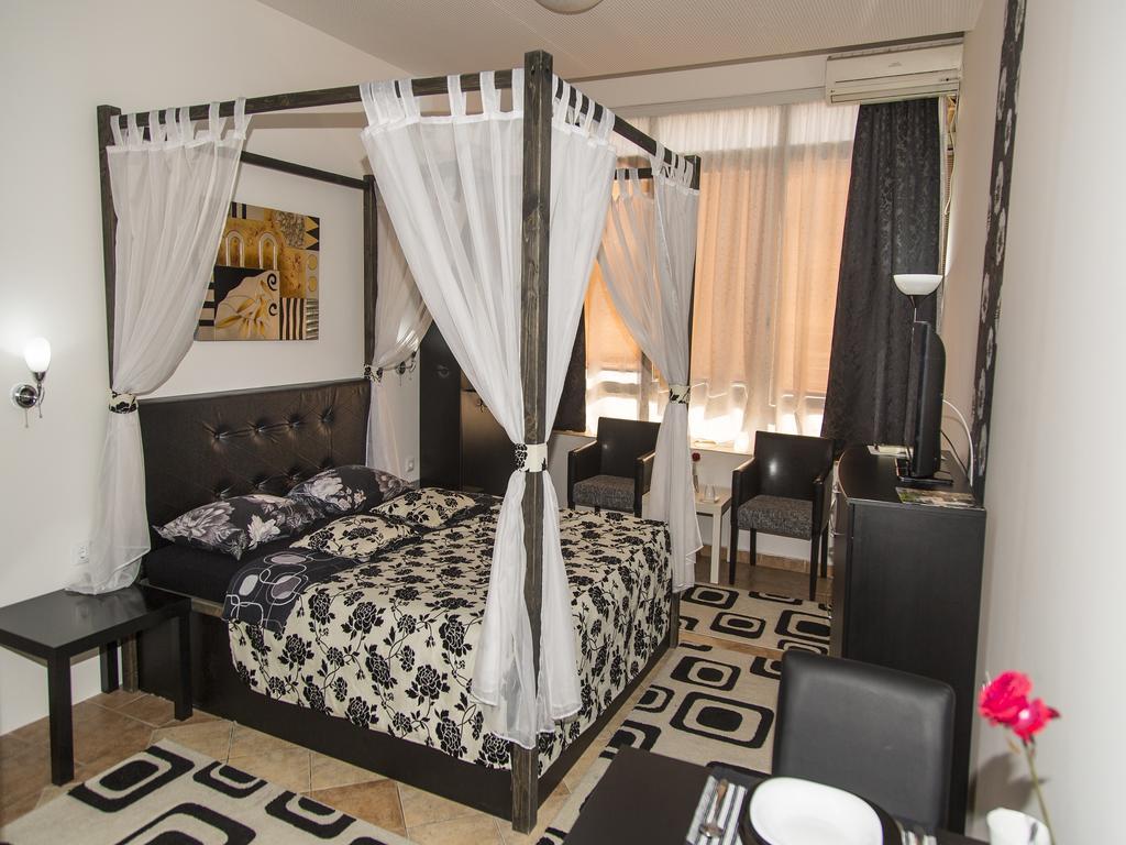 Apart Hotel Kalonis Скопье Экстерьер фото