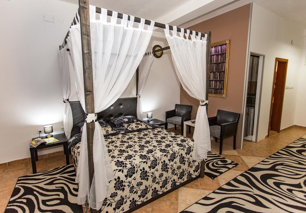 Apart Hotel Kalonis Скопье Экстерьер фото