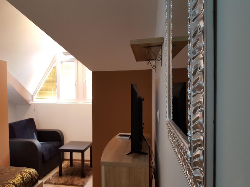 Apart Hotel Kalonis Скопье Экстерьер фото