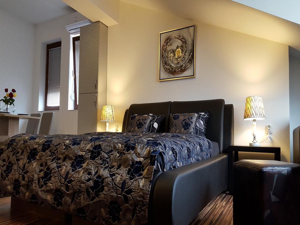 Apart Hotel Kalonis Скопье Экстерьер фото