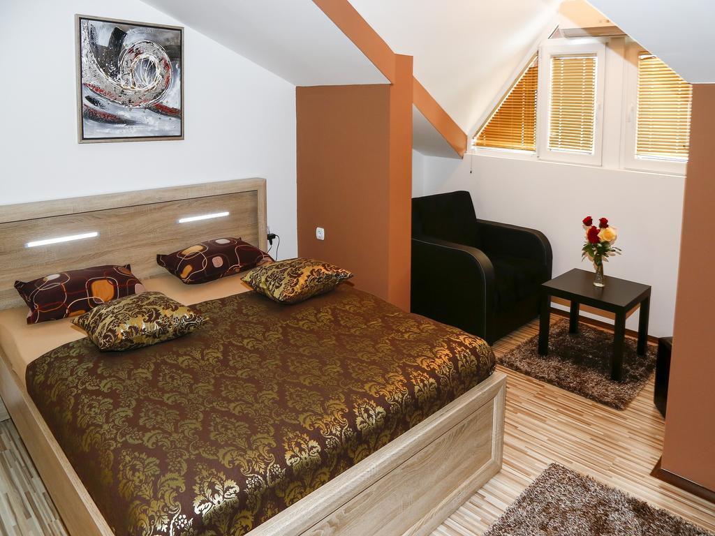 Apart Hotel Kalonis Скопье Экстерьер фото