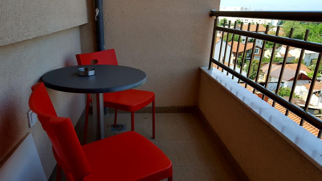 Apart Hotel Kalonis Скопье Экстерьер фото